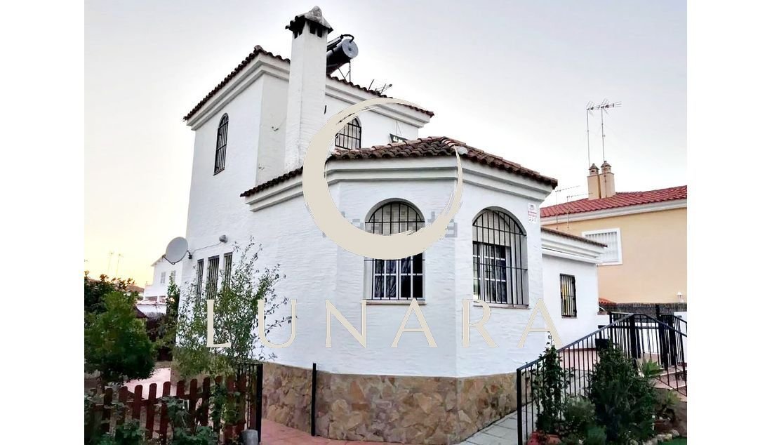 Chalet in Isla Cristina, Andalusia, Spain 1 - 17372228