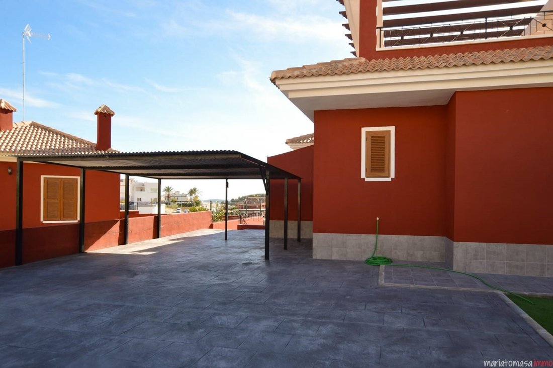 Chalet in Finestrat, Valencian Community, Spain 1 - 17627276