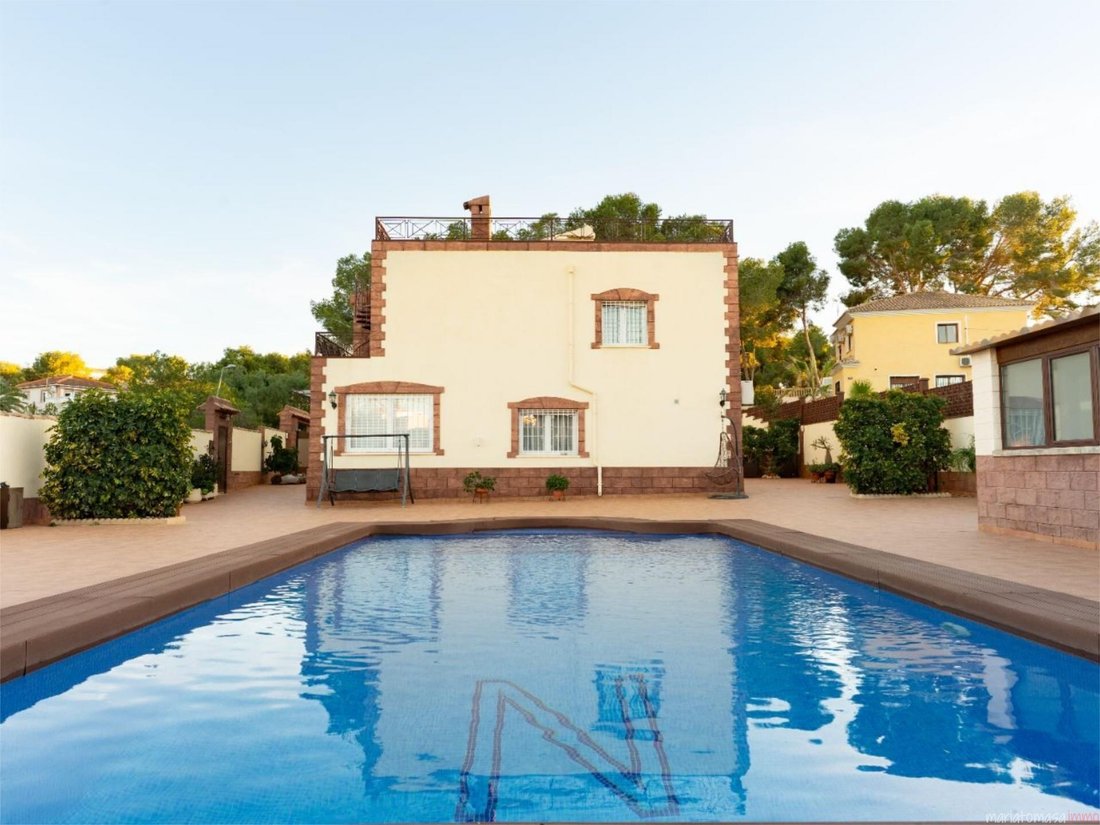 Chalet in Torrevieja, Valencian Community, Spain 2 - 17627549