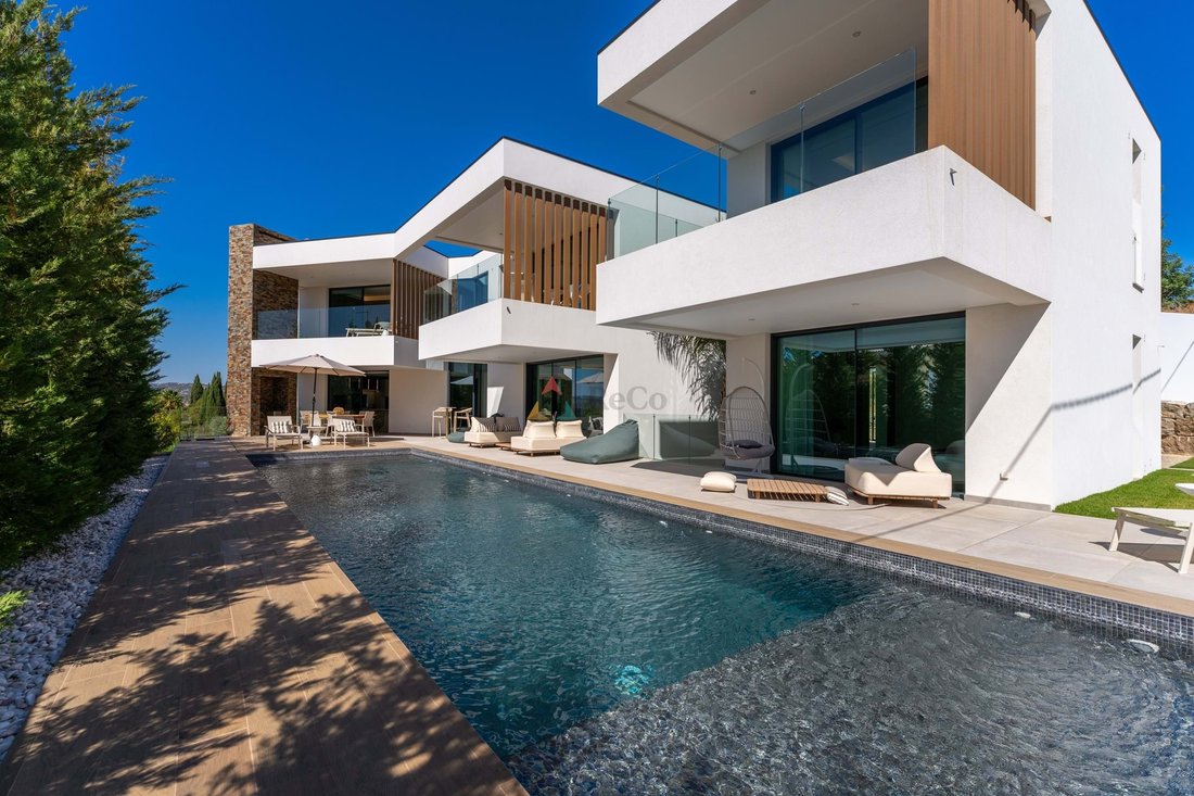 Villa in Loule (Sao Clemente), Algarve, Portugal 1 - 16544565