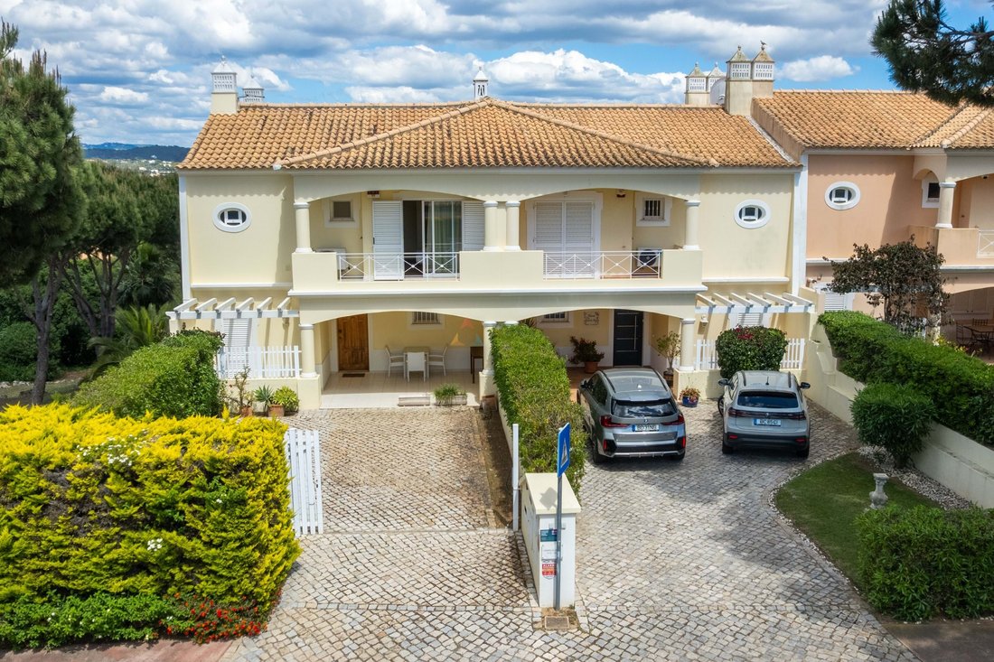 Townhouse in Vilamoura, Quarteira, Algarve 2 - 16544606