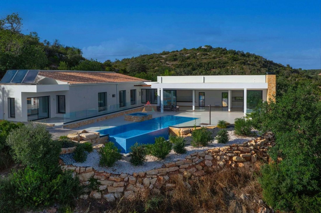 Villa in Loule (Sao Sebastiao), Algarve, Portugal 1 - 16748182