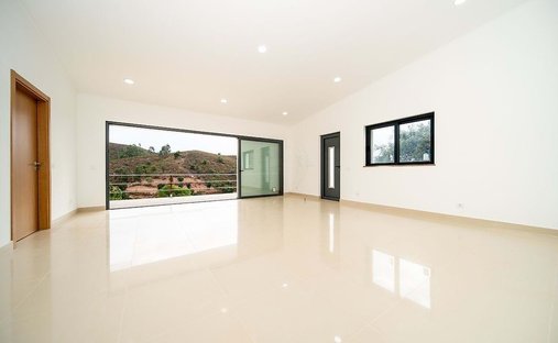 Villa in Mexilhoeira Grande, Algarve, Portugal 1