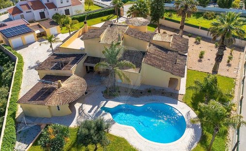 Villa in Porches, Algarve, Portugal 1