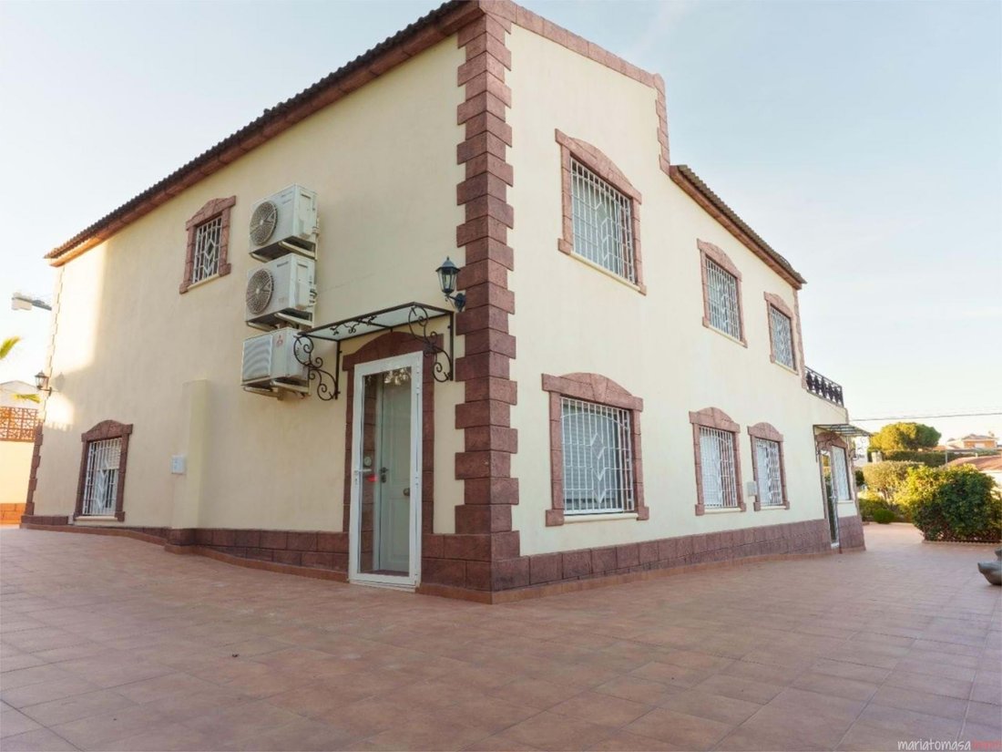 Chalet in Torrevieja, Valencian Community, Spain 3 - 17627549
