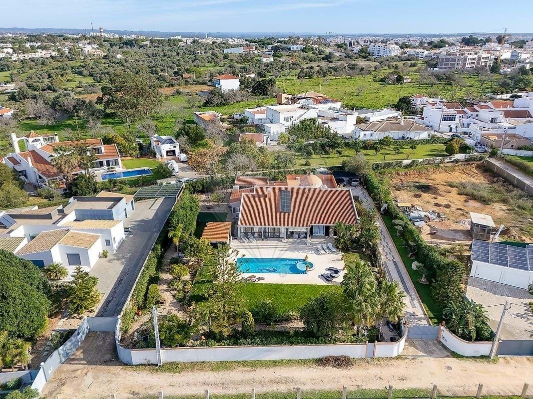 Villa in Alvor, Algarve, Portugal 3 - 16844248