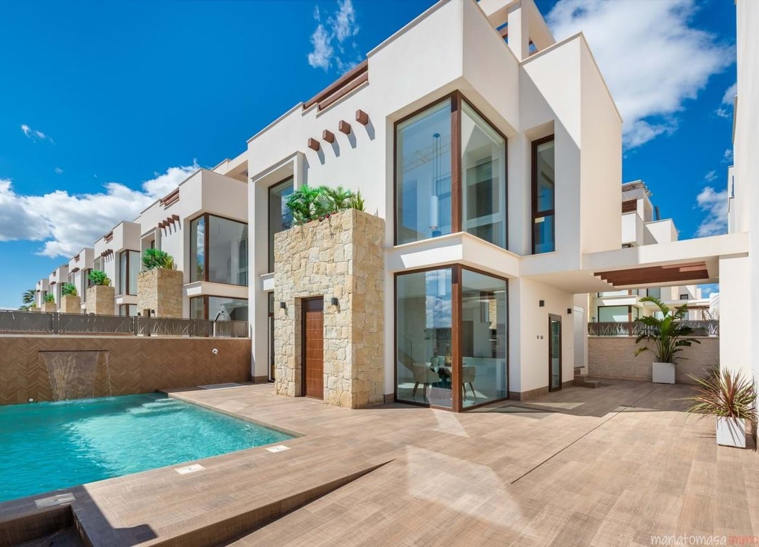 Villa in Los Montesinos, Valencian Community, Spain 1 - 17627471