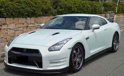 2011 Nissan GT-R R35  in Osaka, Japan 1
