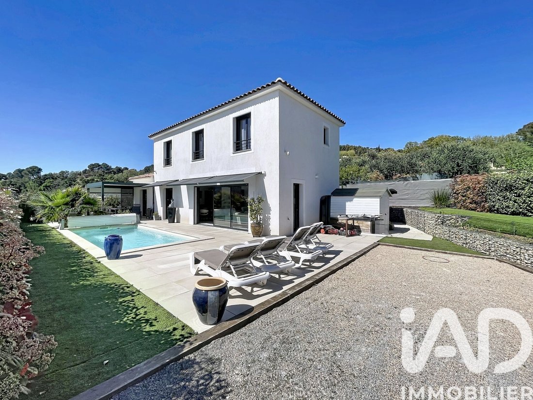 House in Bagnols-en-Forêt, Provence-Alpes-Côte d'Azur, France 2 - 16570553