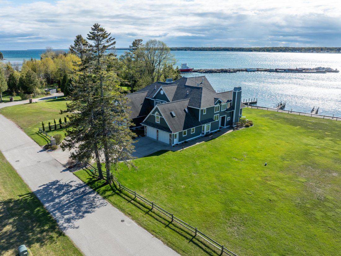 Baileys Harbor, Wisconsin, United States 5 - 17638624
