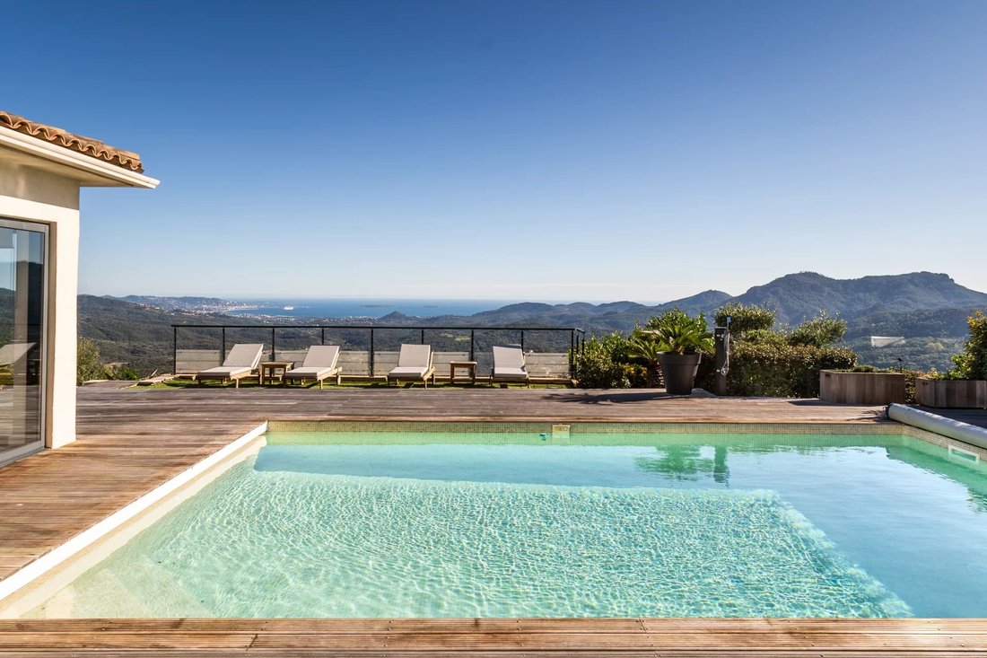 Villa in Les Adrets-de-l'Estérel, Provence-Alpes-Côte d'Azur, France 5 - 17629453