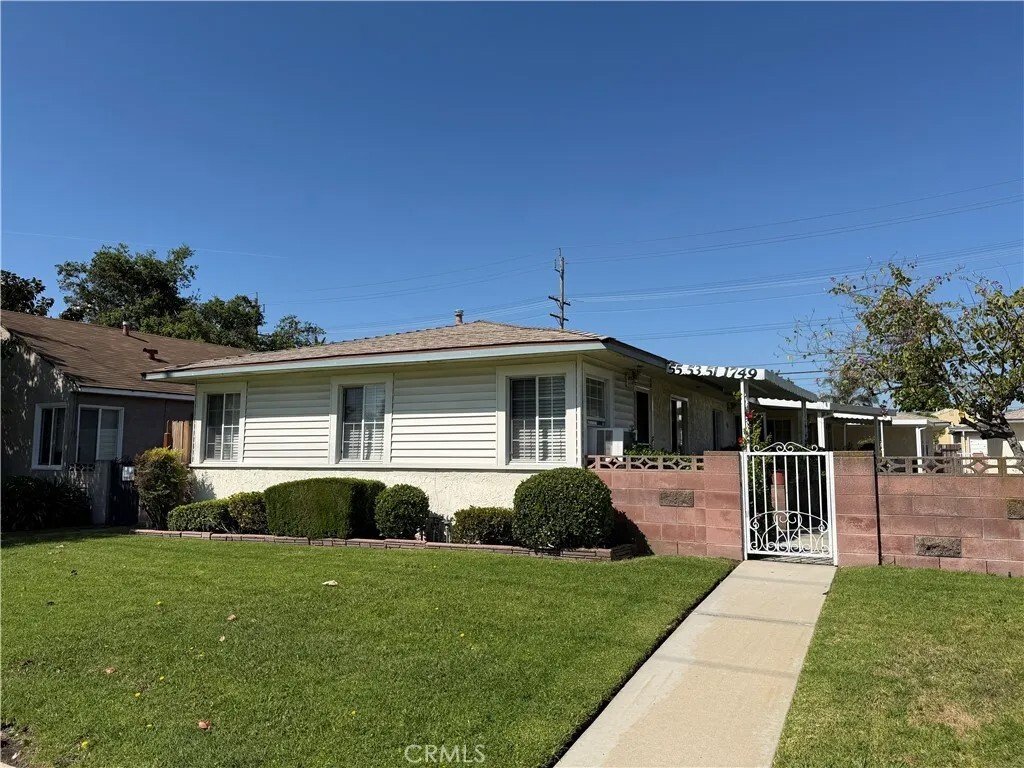 Burbank, California, United States 1 - 17633144