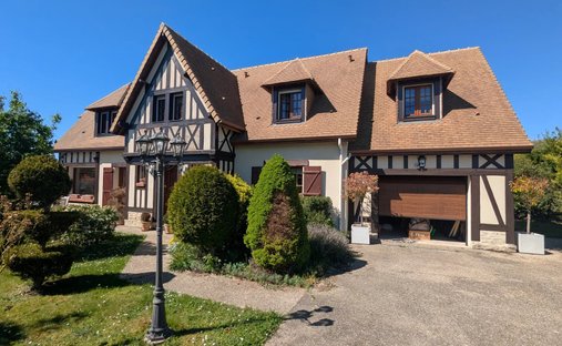 House in Pacy-sur-Eure, Normandy, France 1