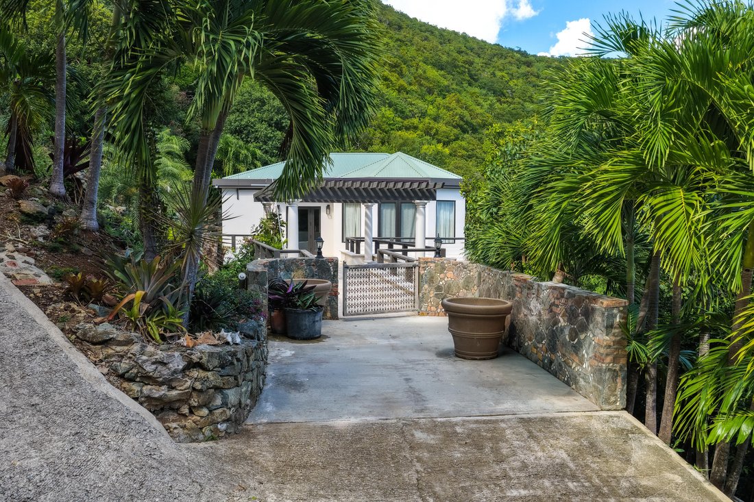 House in Cruz Bay, St. John, U.S. Virgin Islands 2 - 17635441