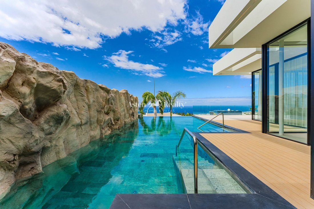 Villa in Guia de Isora, Canary Islands, Spain 4 - 17372899