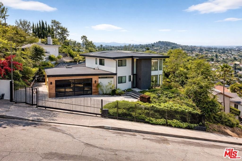 House in Los Angeles, California, United States 2 - 17630902