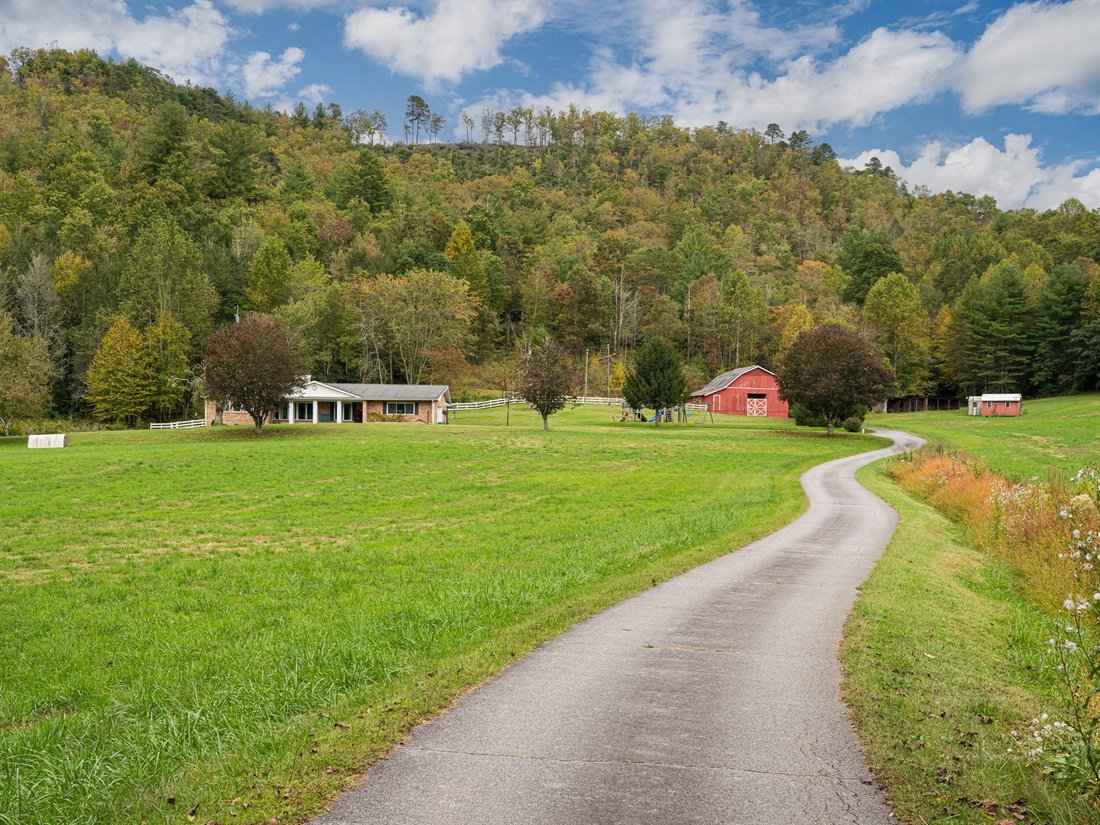 House in Pisgah Forest, North Carolina, United States 3 - 17636888