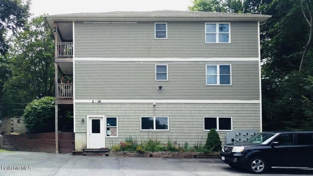 Pittsfield, Massachusetts, United States 4 - 17635528