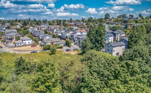 Land in Seattle, Washington, United States 1
