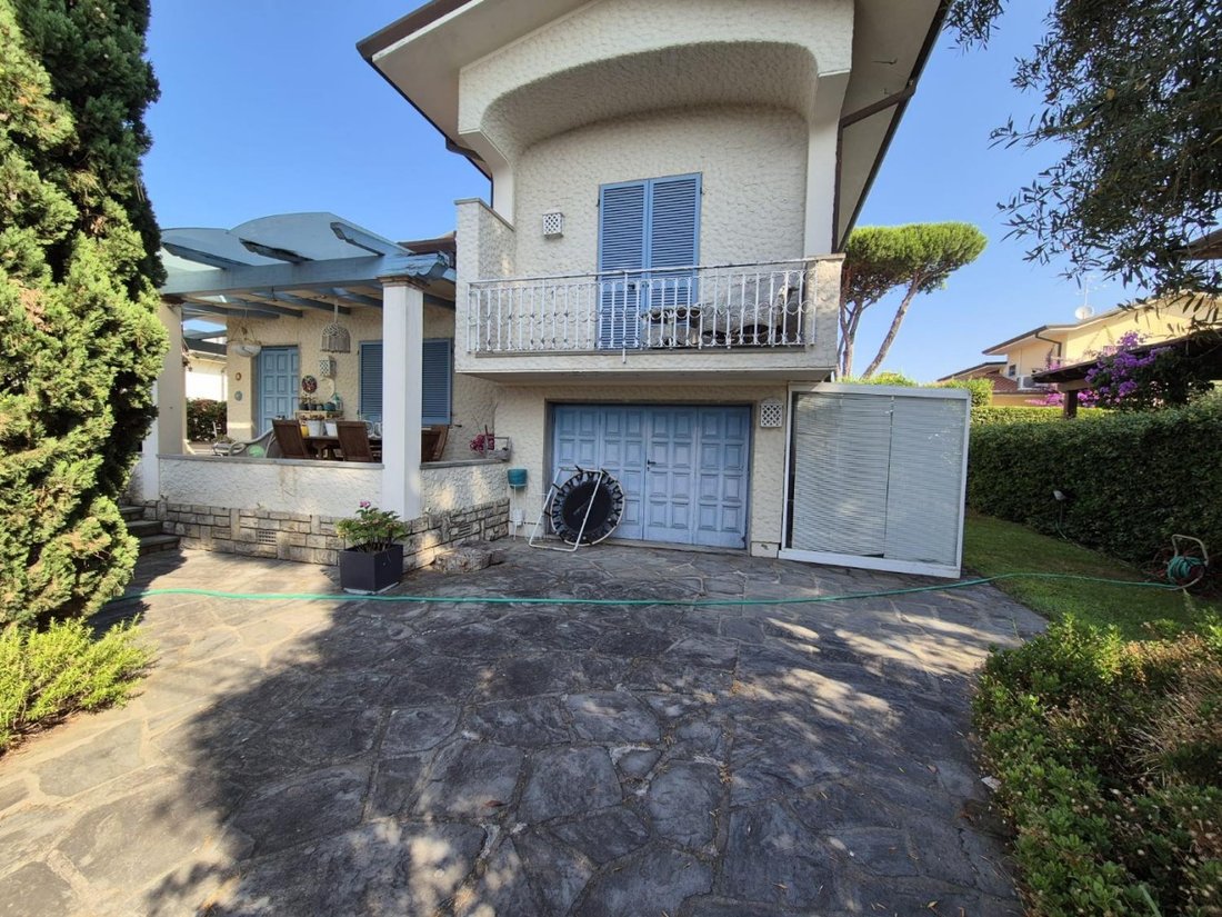 Villa in Tonfano, Pietrasanta, Italy 4 - 17627924