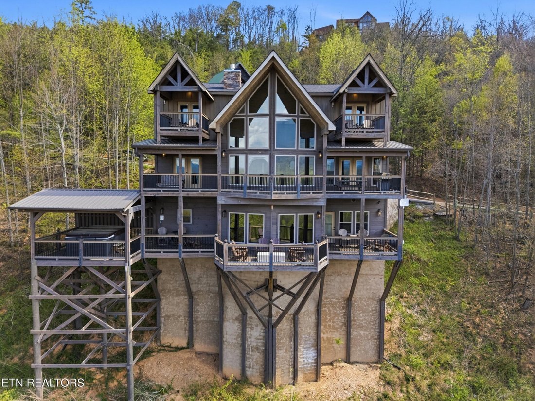 House in Sevierville, Tennessee, United States 1 - 17631433