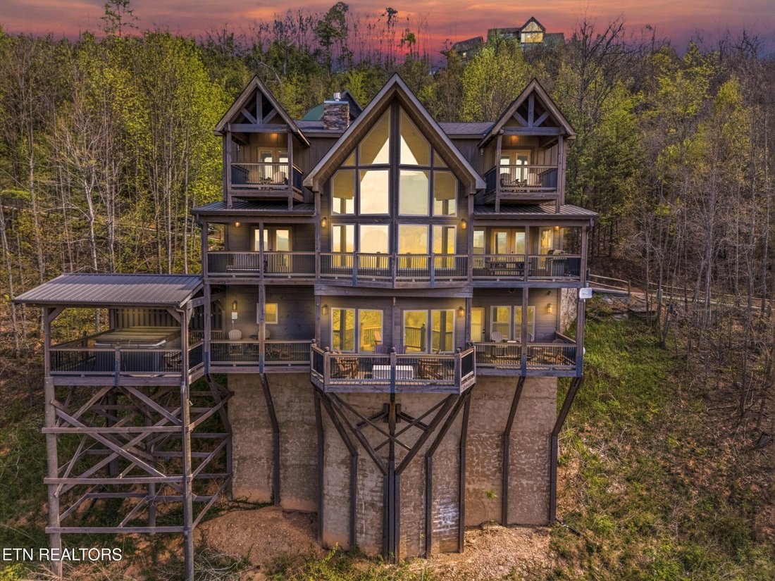 House in Sevierville, Tennessee, United States 4 - 17631433