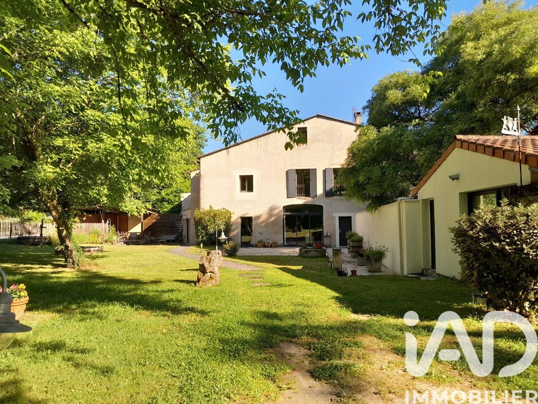House in Ayguemorte-les-Graves, Nouvelle-Aquitaine, France 1 - 16631134