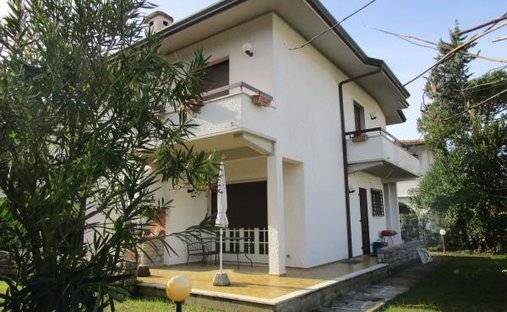 Villa a Tonfano, Pietrasanta, Italia 1