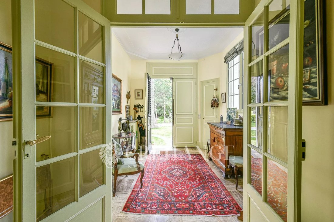House in Le Vésinet, Ile-de-France, France 4 - 17633790