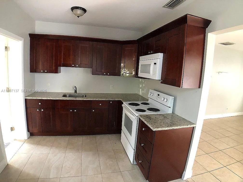 House in Miami, Florida, United States 5 - 17631050