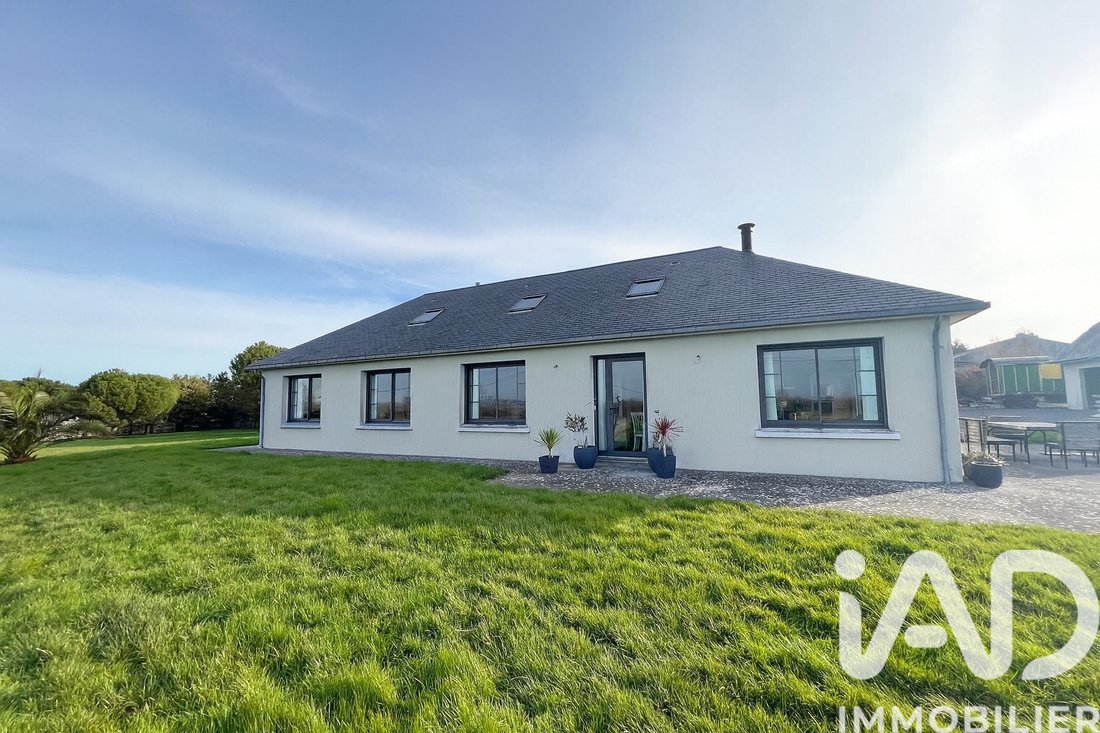 House in Regneville-sur-Mer, Normandy, France 1 - 16668648