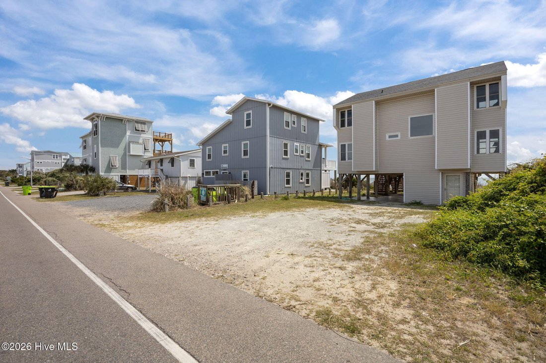 House in Oak Island, North Carolina, United States 5 - 17630136