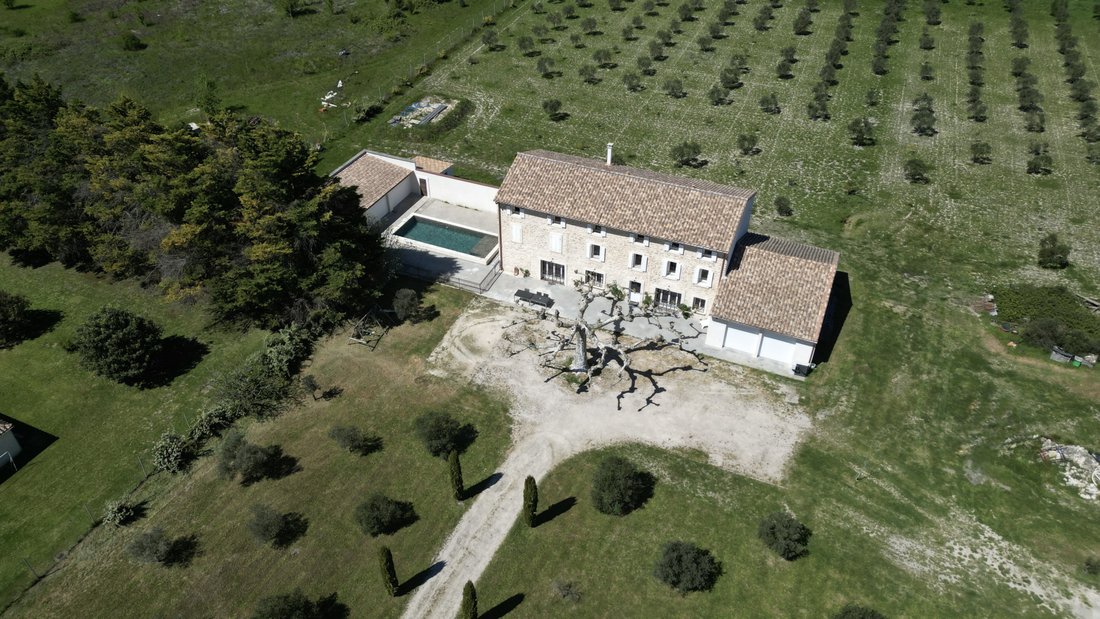 Castle in Secteur Nord, Pernes-les-Fontaines, France 2 - 17553065