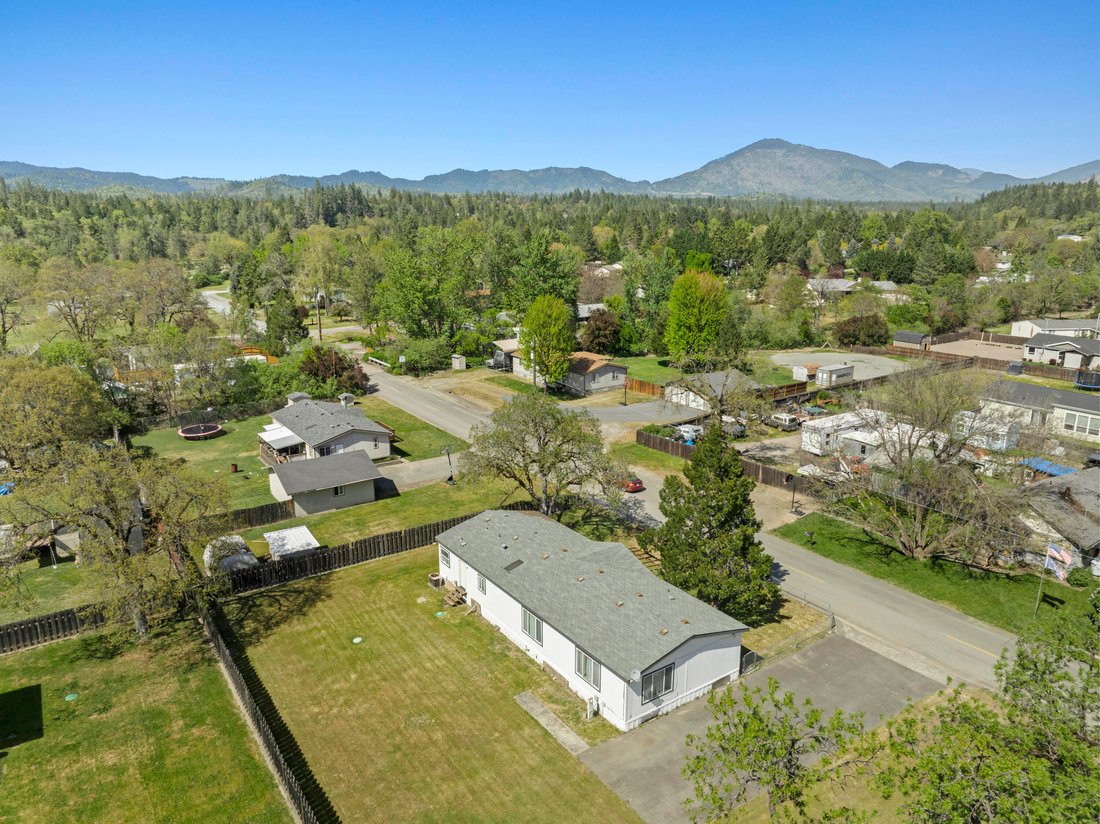 Merlin, Oregon, United States 5 - 17637806