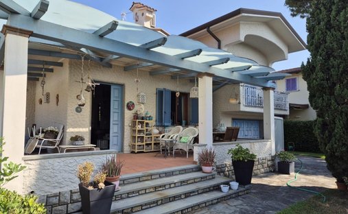 Villa a Tonfano, Pietrasanta, Italia 1