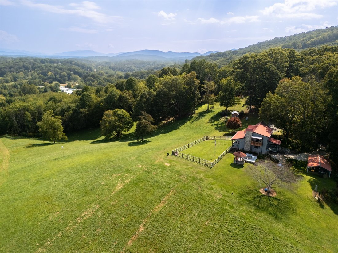 House in Candler, North Carolina, United States 3 - 17636978