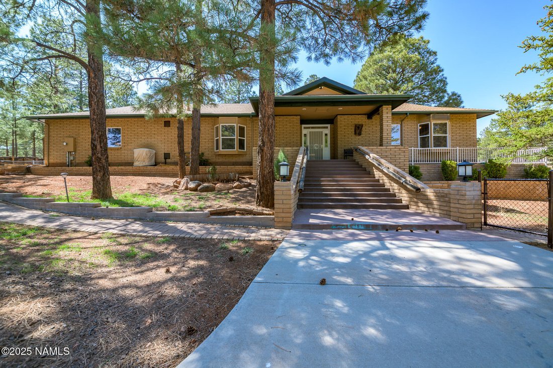 House in Flagstaff, Arizona, United States 2 - 17630796