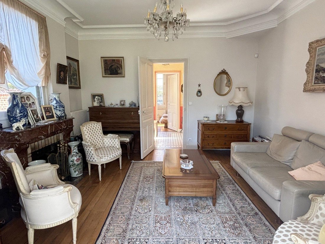 House in Compiegne, Hauts-de-France, France 3 - 14990052