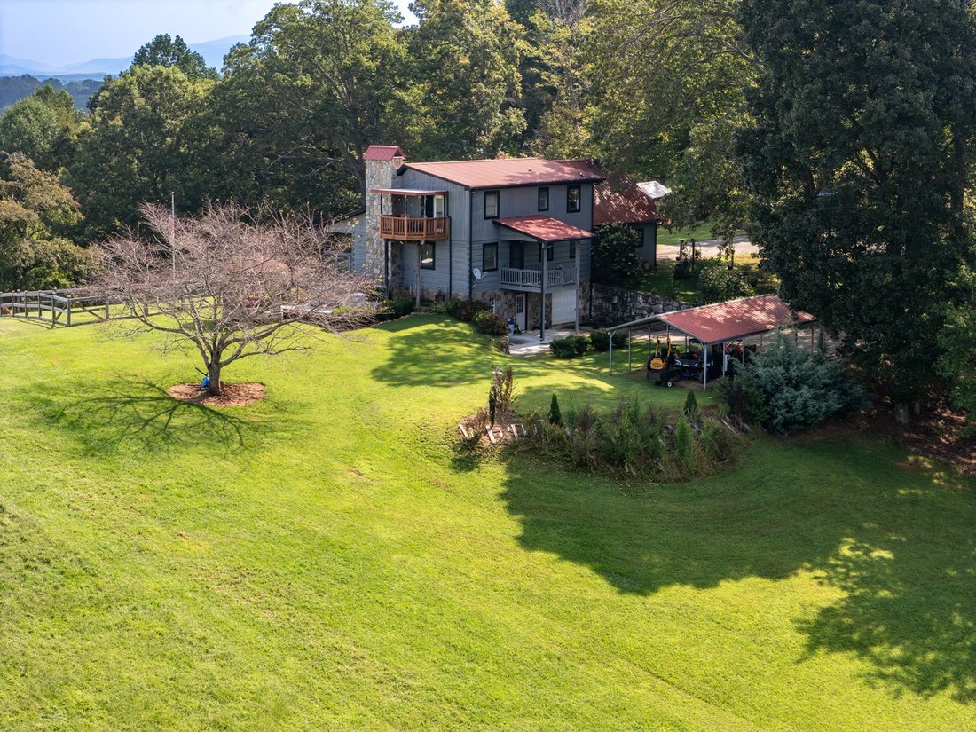 House in Candler, North Carolina, United States 5 - 17636978
