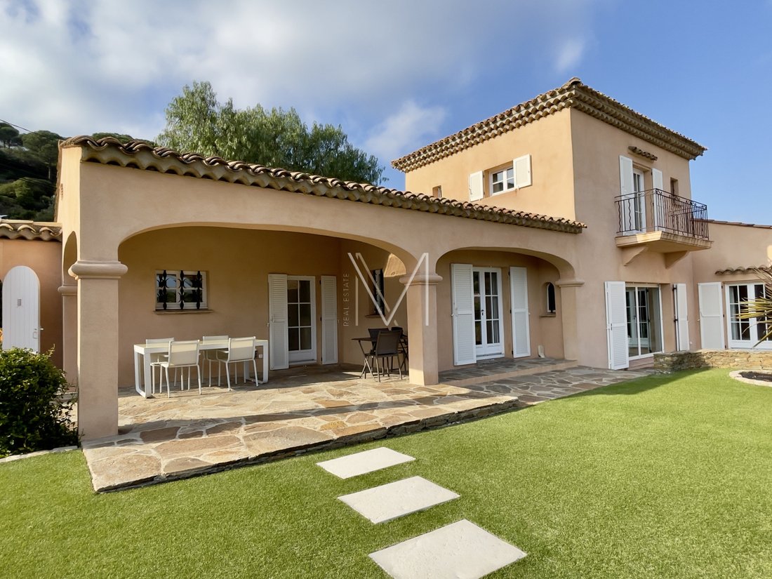 Villa in Grimaud, Provence-Alpes-Côte d'Azur, France 1 - 17629121