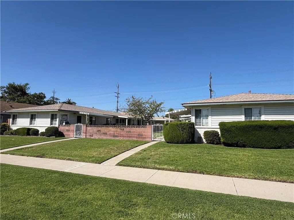 Burbank, California, United States 4 - 17633162