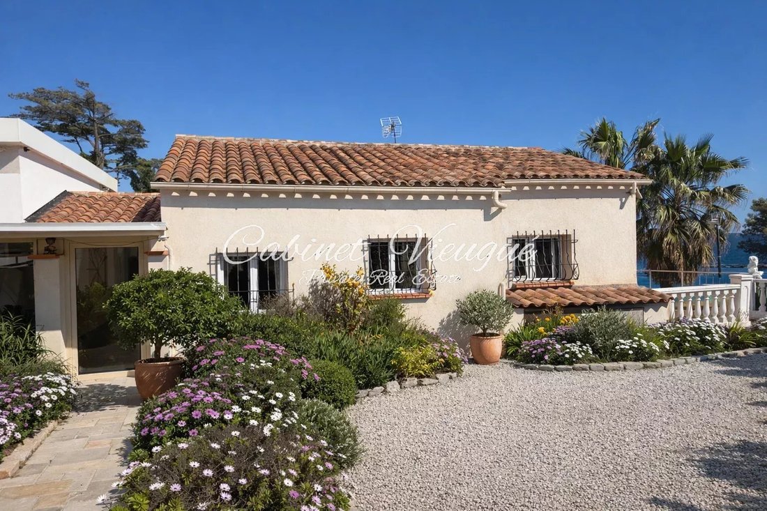 Villa in Les Issambres, Roquebrune-sur-Argens, France 5 - 17629115
