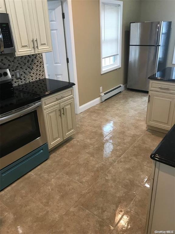 House in Lake Ronkonkoma, New York, United States 4 - 17628740
