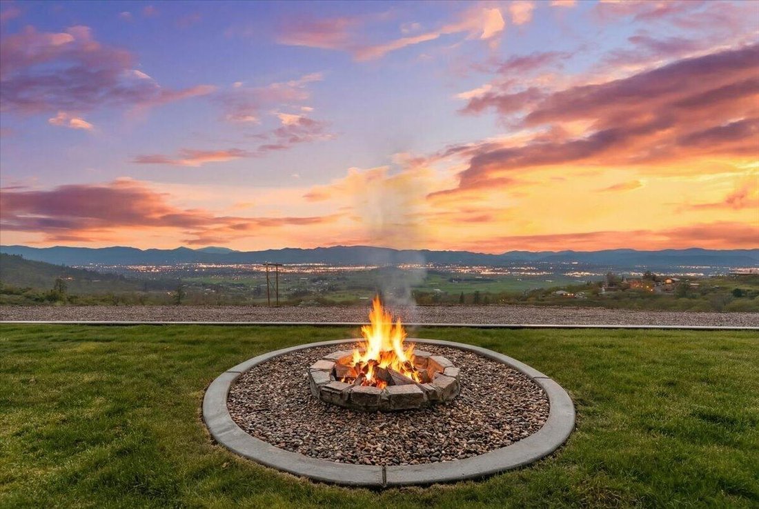 House in Medford, Oregon, United States 4 - 17642419