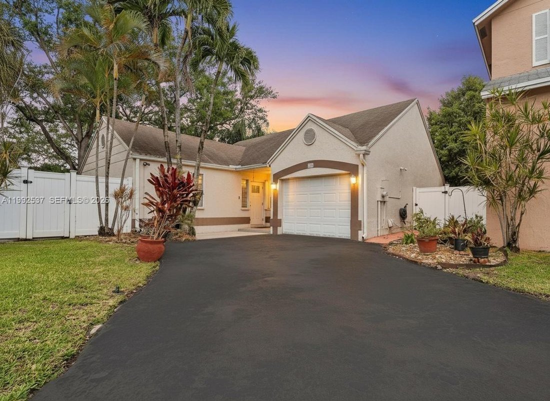 House in Pembroke Pines, Florida, United States 1 - 17628908