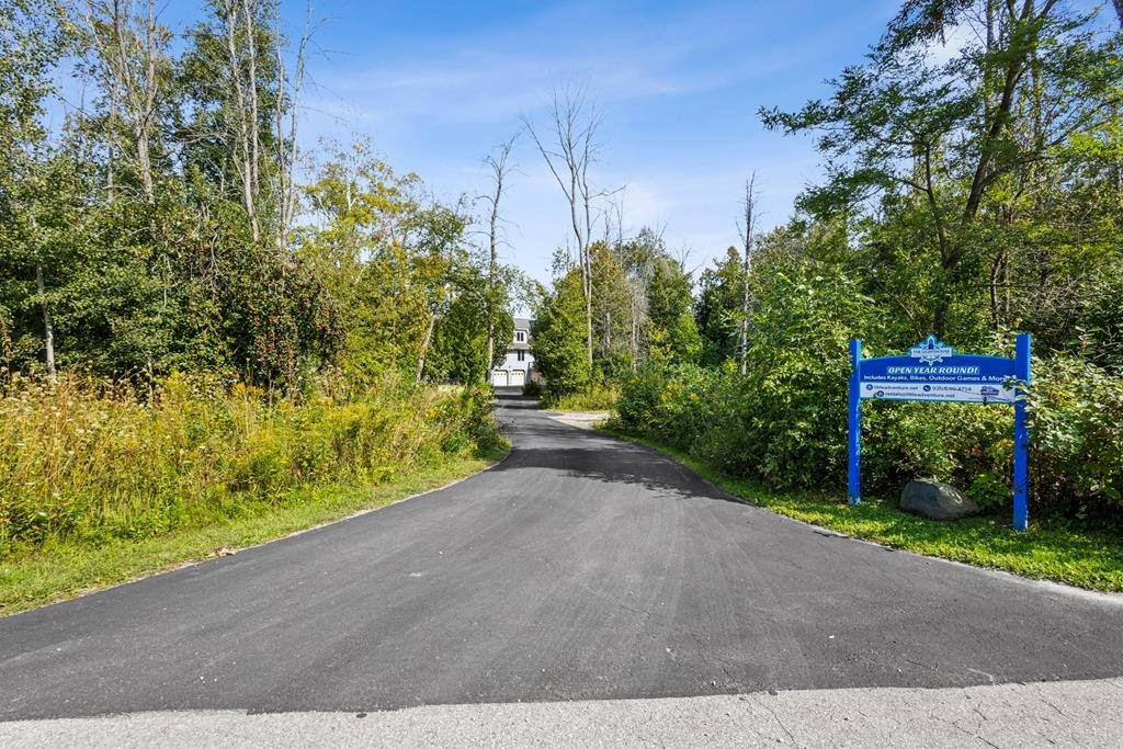 Algoma, Wisconsin, United States 2 - 17637386