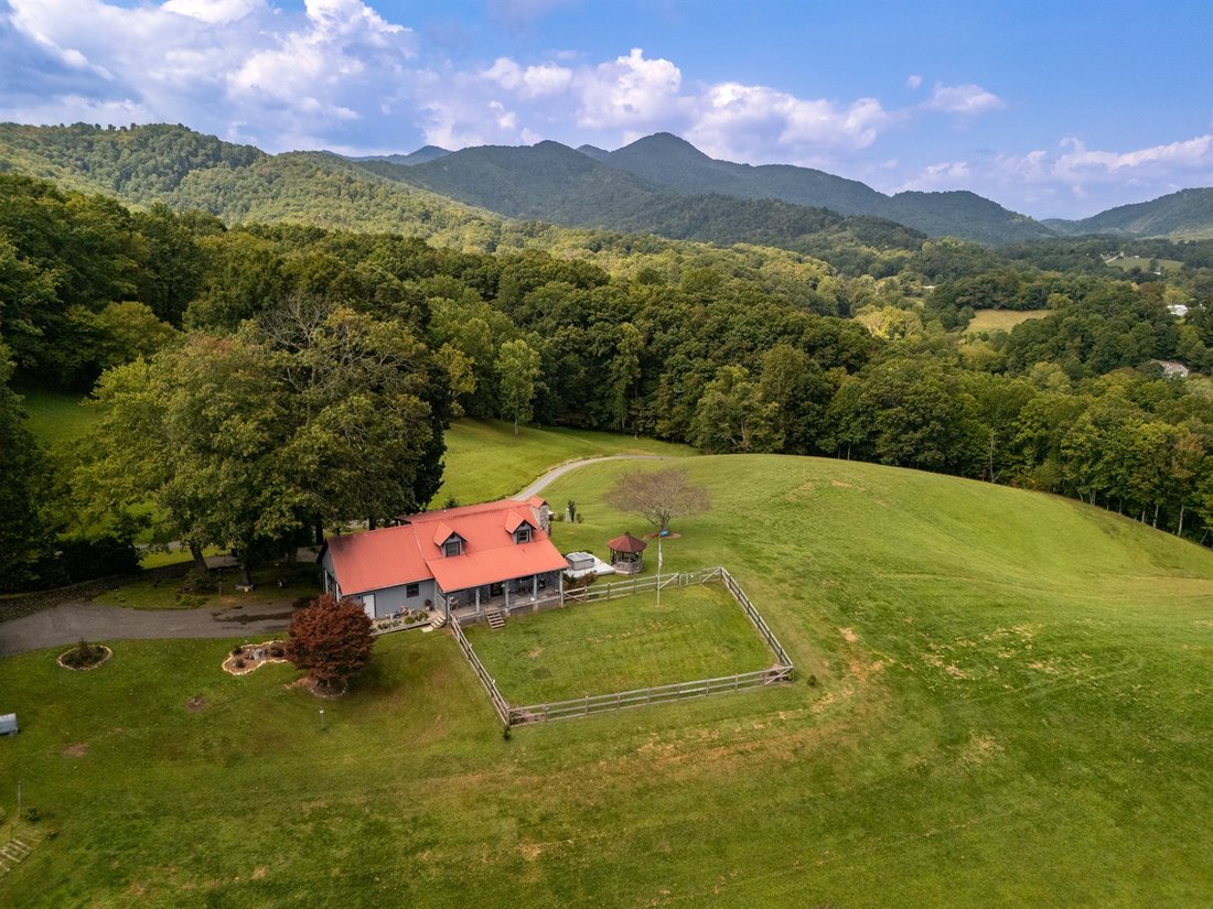 House in Candler, North Carolina, United States 2 - 17636978