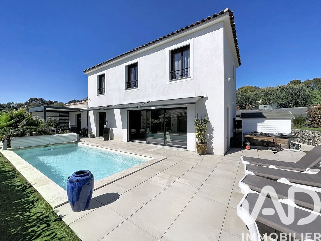 House in Bagnols-en-Forêt, Provence-Alpes-Côte d'Azur, France 3 - 16570553