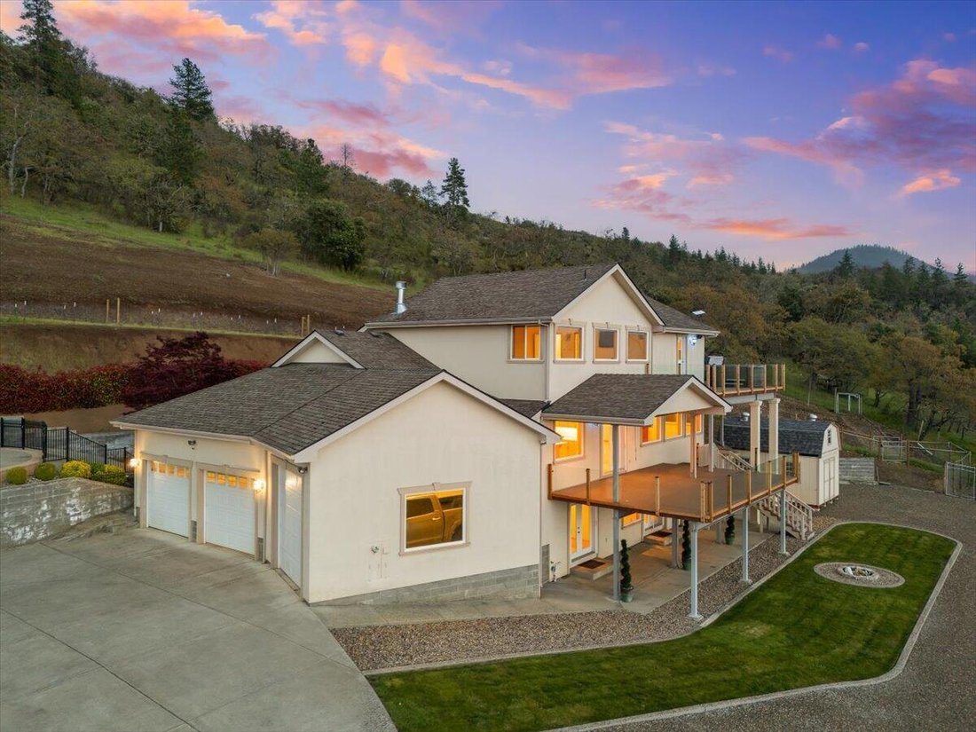 House in Medford, Oregon, United States 3 - 17642419