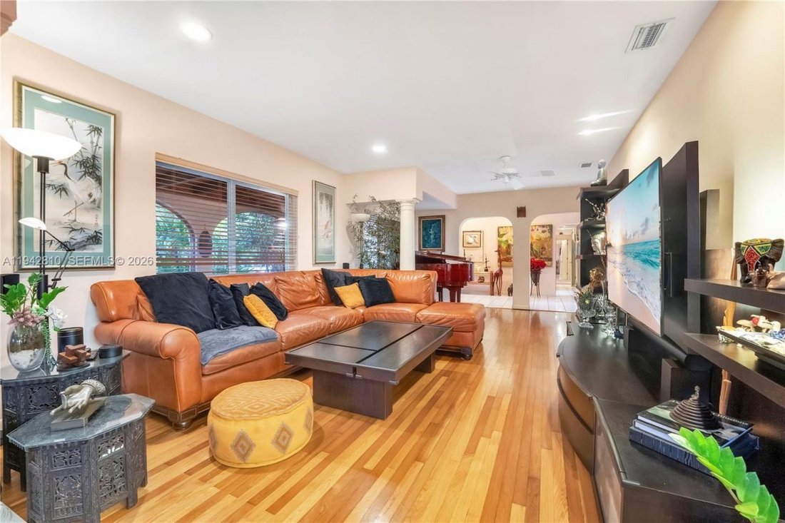 House in Miami, Florida, United States 5 - 16941841